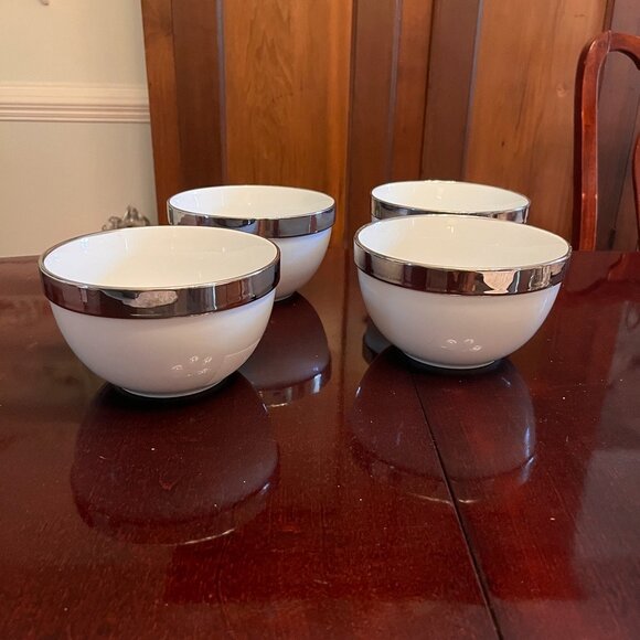 2 Beekman Home white bowls with silver rim - Picture 12 of 15
